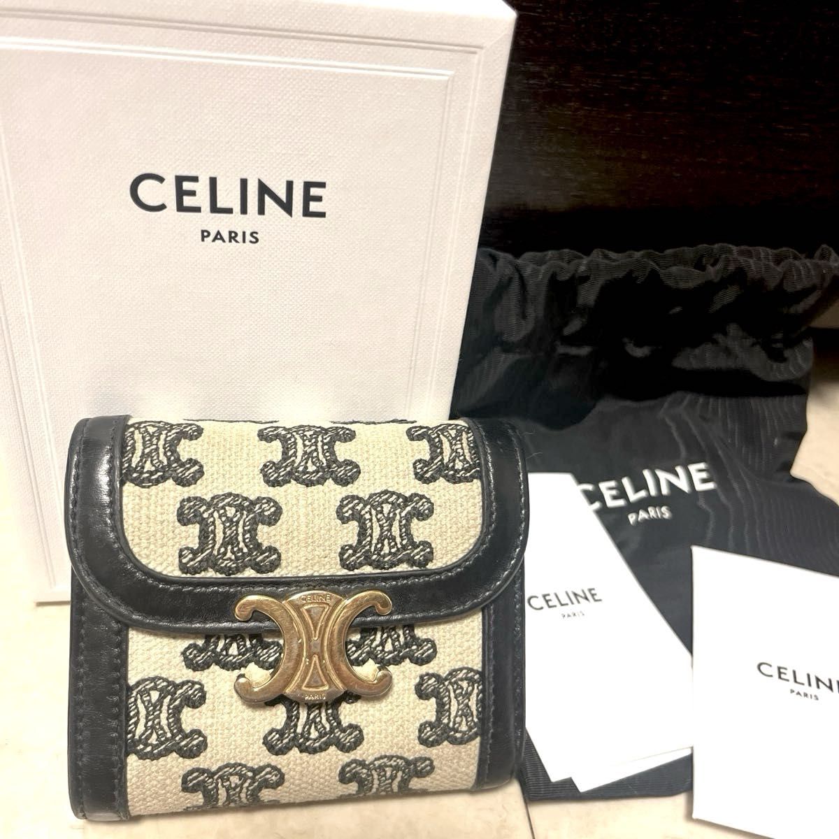 正規品】セリーヌ CELINE トリオンフ 三つ折り財布 エンブロイ 正規品】セリーヌ CELINE トリオンフ 三つ折り財布 エンブロイ