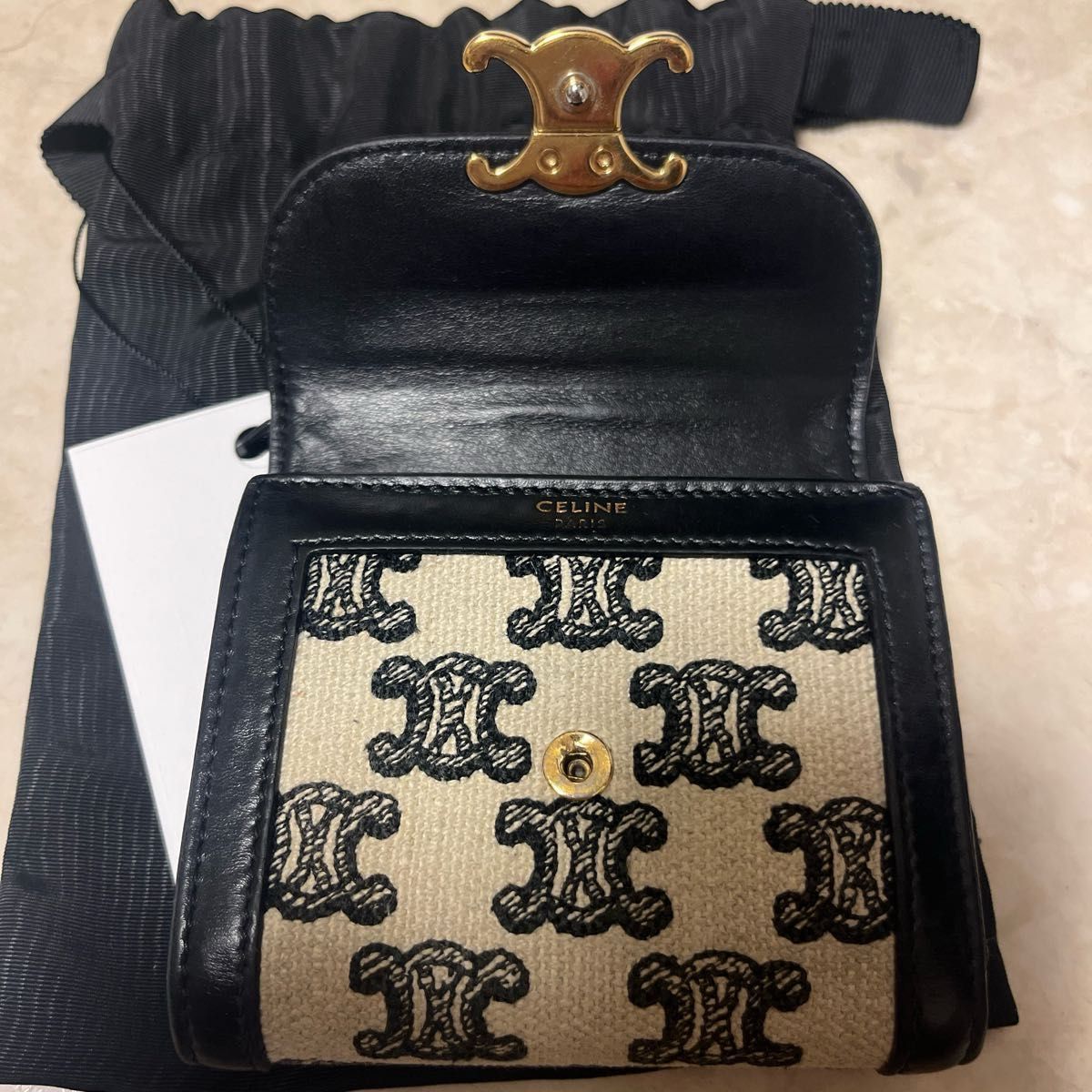 正規品】セリーヌ CELINE トリオンフ 三つ折り財布 エンブロイ 正規品】セリーヌ CELINE トリオンフ 三つ折り財布 エンブロイ