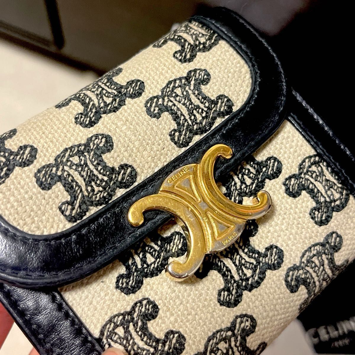 正規品】セリーヌ CELINE トリオンフ 三つ折り財布 エンブロイ 正規品】セリーヌ CELINE トリオンフ 三つ折り財布 エンブロイ