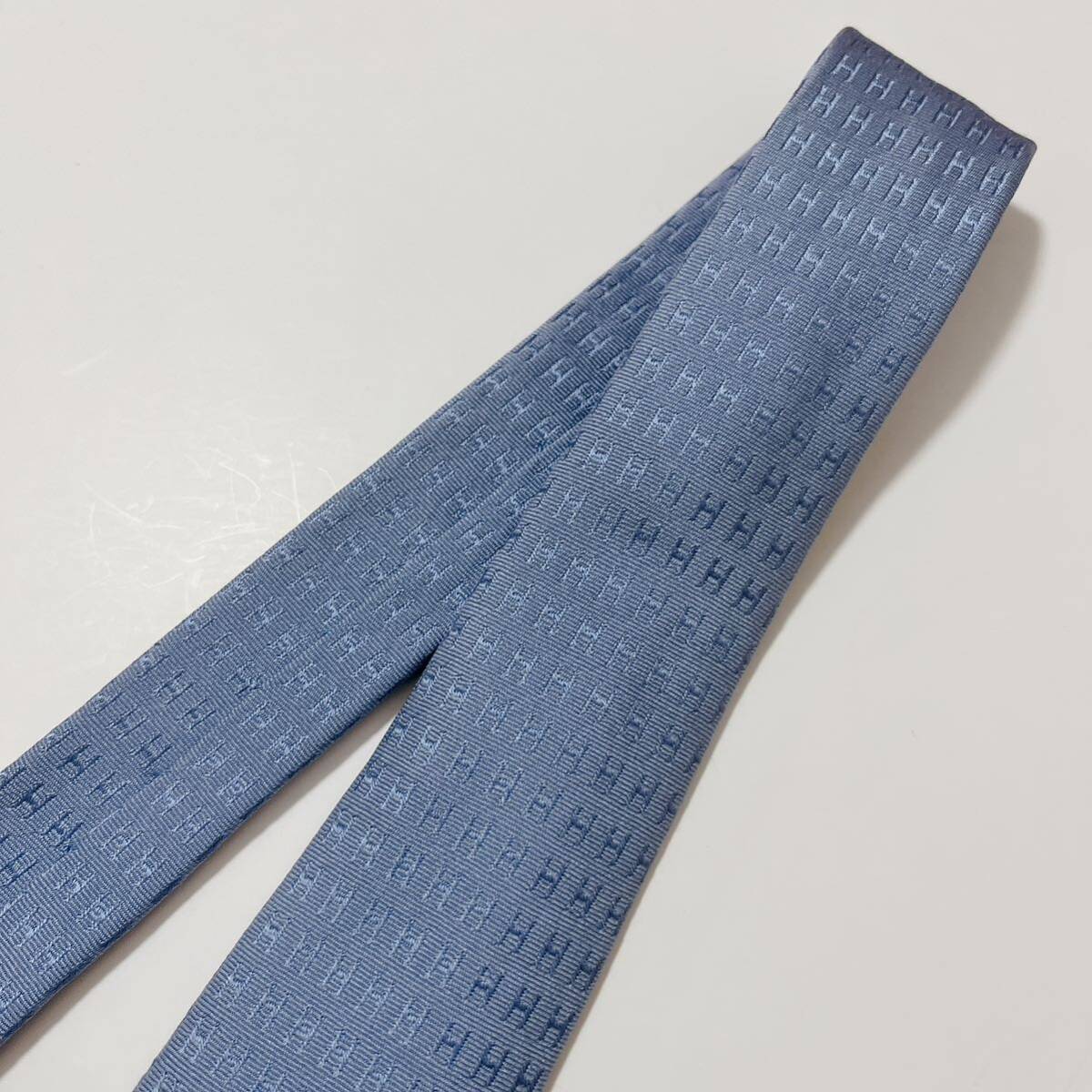 美品 エルメス ネクタイ ハイブランド H柄 ファソネ 光沢 美品 エルメス ネクタイ ハイブランド H柄 ファソネ 光沢