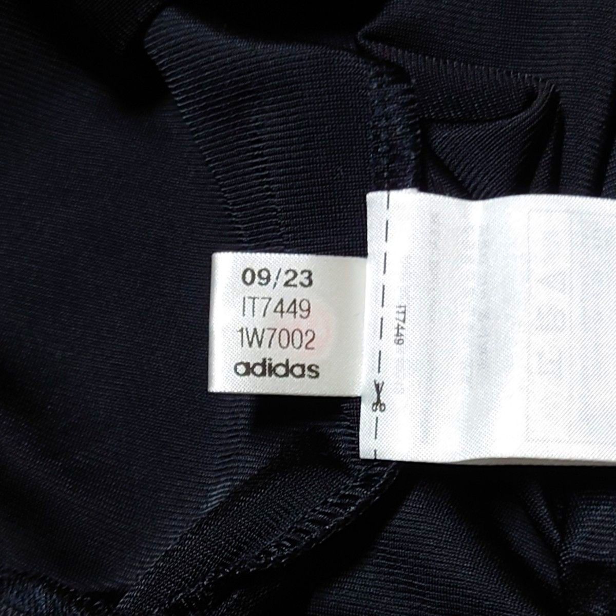 adidas オーバーサイズファイヤーバードトラックジャケット adidas オーバーサイズファイヤーバードトラックジャケット