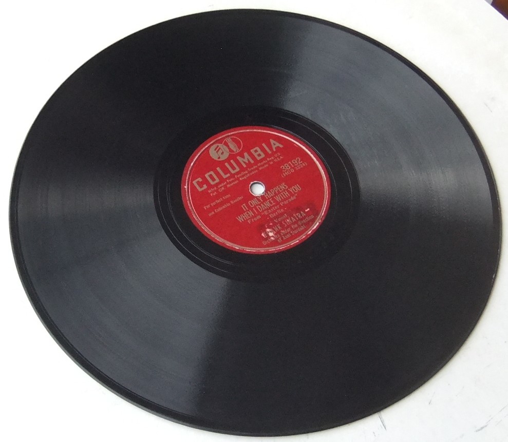 * FRANK SINATRA * It Only Happens When I Dance With You / A Fella With An Umbrella * Columbia 38192 (78rpm SP) *