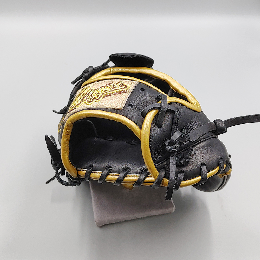 クリーニング済み 】 スラッガー 軟式グローブ / 投手用 型付け クリーニング済み 】 スラッガー 軟式グローブ / 投手用 型付け