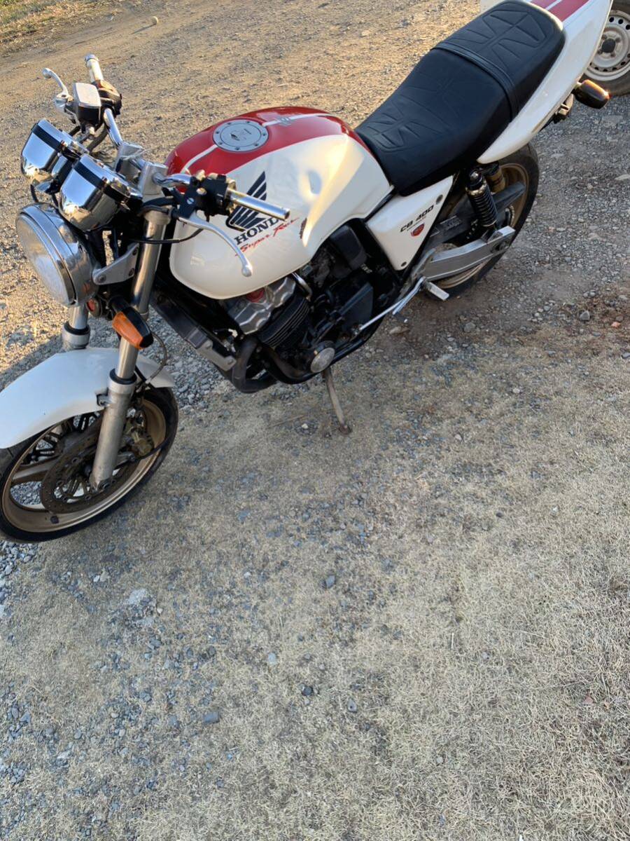 CB400SF NC31 バージョンS 50周年記念 白 エンジン実働 配達可能 CB400SF NC31 バージョンS 50周年記念 白 エンジン実働 配達可能