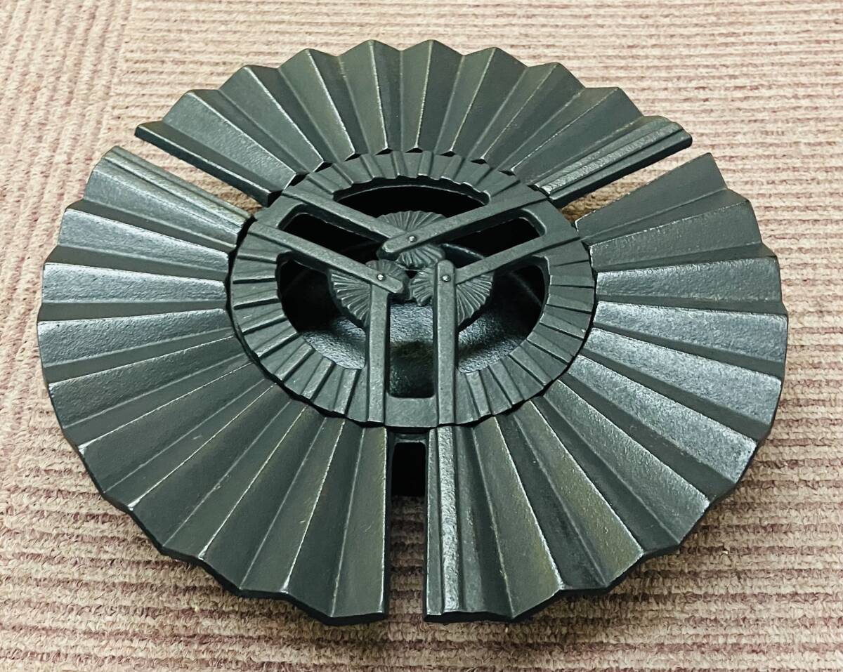 ☆ 鉄器 南部鉄器 ☆ 灰皿 扇 サイズ:直径約220㎜ 高さ約45 ☆ 鉄器 南部鉄器 ☆ 灰皿 扇 サイズ:直径約220㎜ 高さ約45