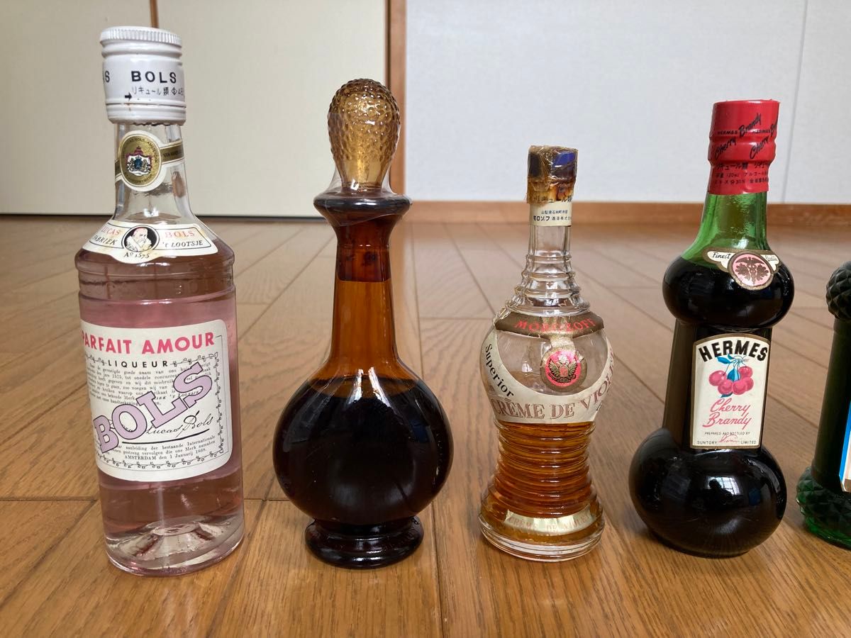 おまけ付き】ミニボトル 10本セット 古酒 モロゾフ MOROZOFF おまけ付き】ミニボトル 10本セット 古酒 モロゾフ MOROZOFF