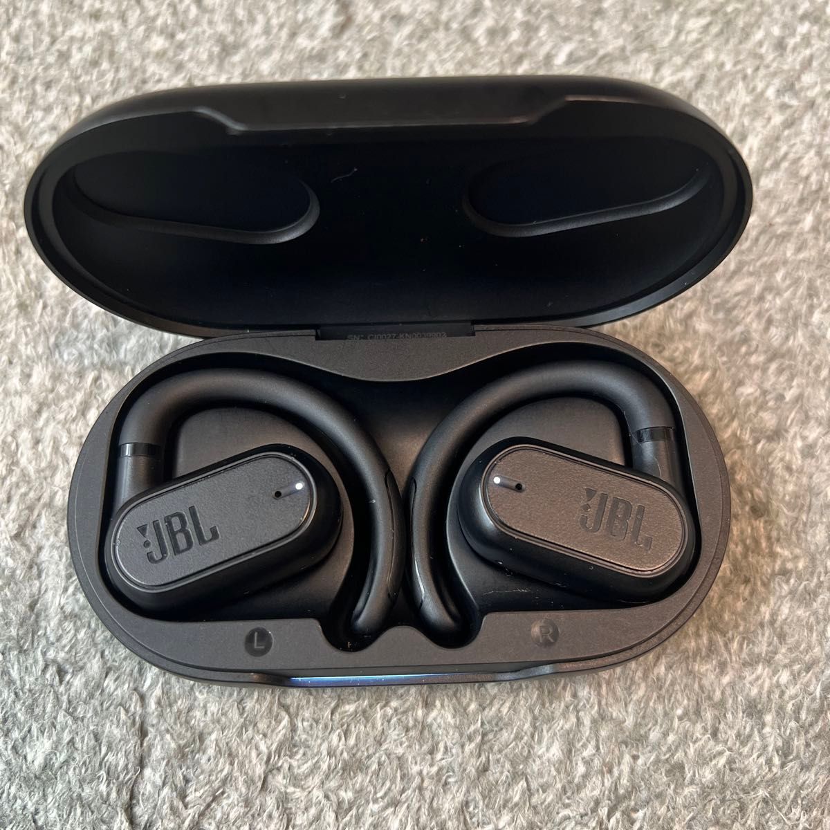 オープンイヤー完全ワイヤレスイヤホン JBL Soundgear Sense オープンイヤー完全ワイヤレスイヤホン JBL Soundgear Sense