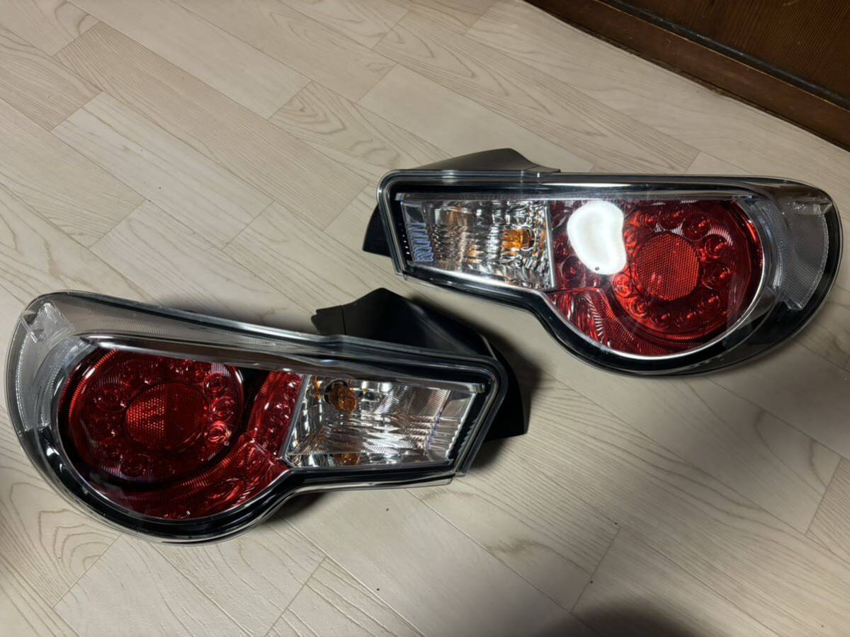 トヨタ 86 ZN6 BRZ ZC6 前期 純正 テールライト KOITO 左右 トヨタ 86 ZN6 BRZ ZC6 前期 純正 テールライト KOITO 左右