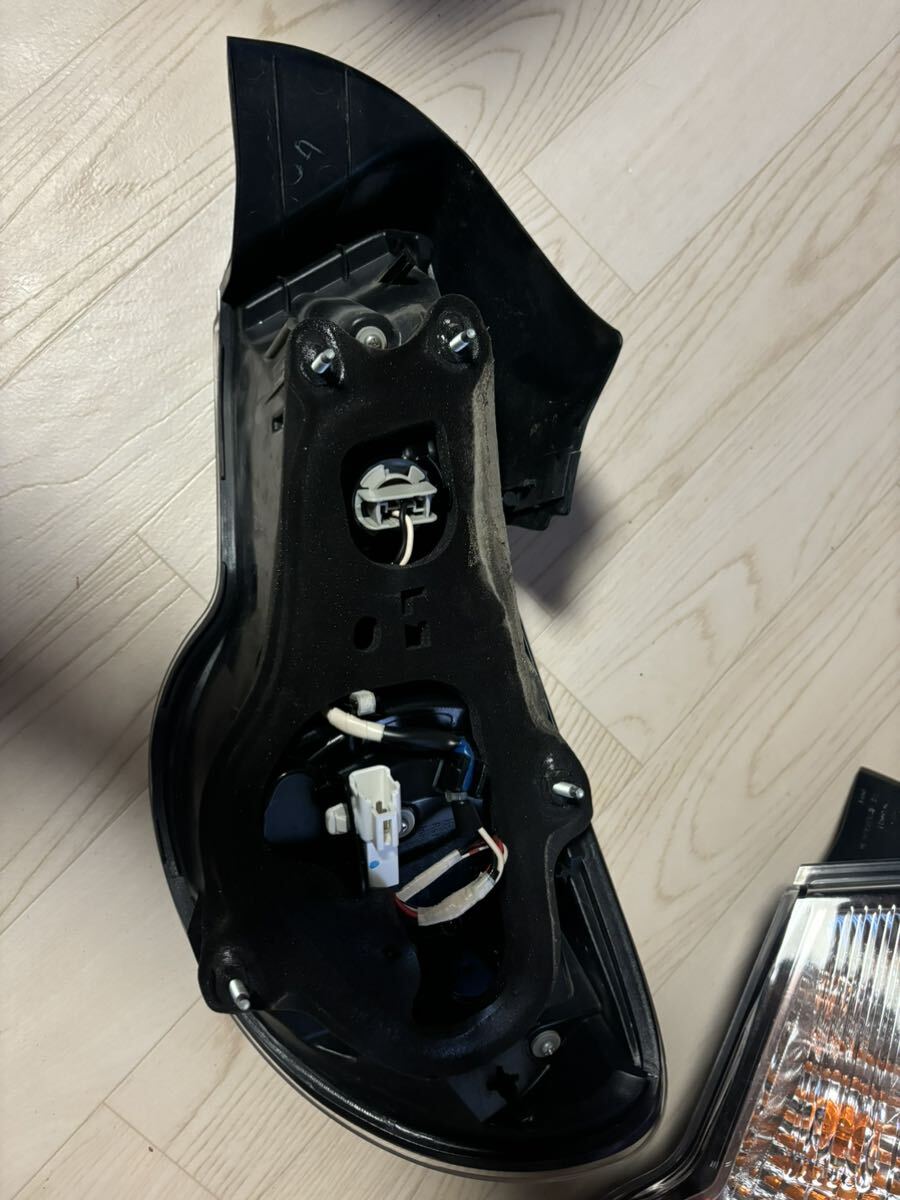 トヨタ 86 ZN6 BRZ ZC6 前期 純正 テールライト KOITO 左右 トヨタ 86 ZN6 BRZ ZC6 前期 純正 テールライト KOITO 左右