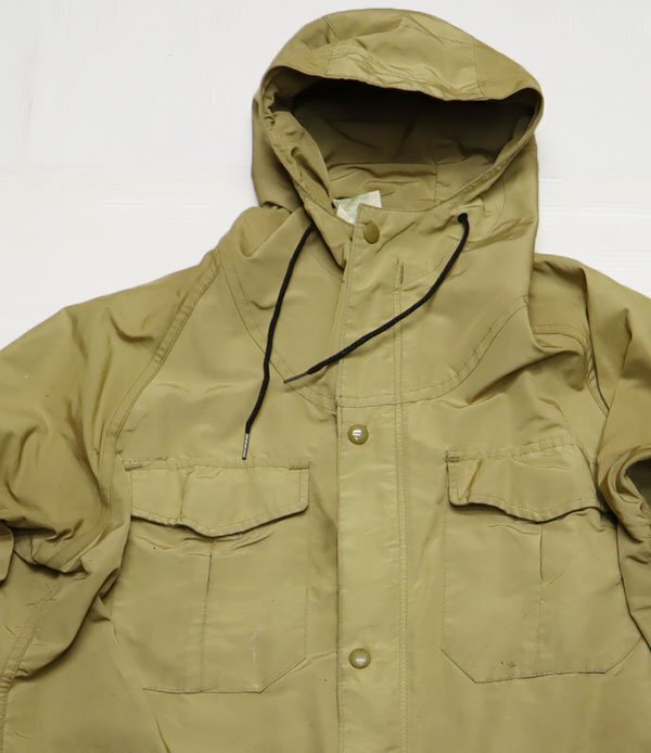 NJ98ウッズWOODSアメリカ古着カナダ製マウンテンパーカーL NJ98ウッズWOODSアメリカ古着カナダ製マウンテンパーカーL