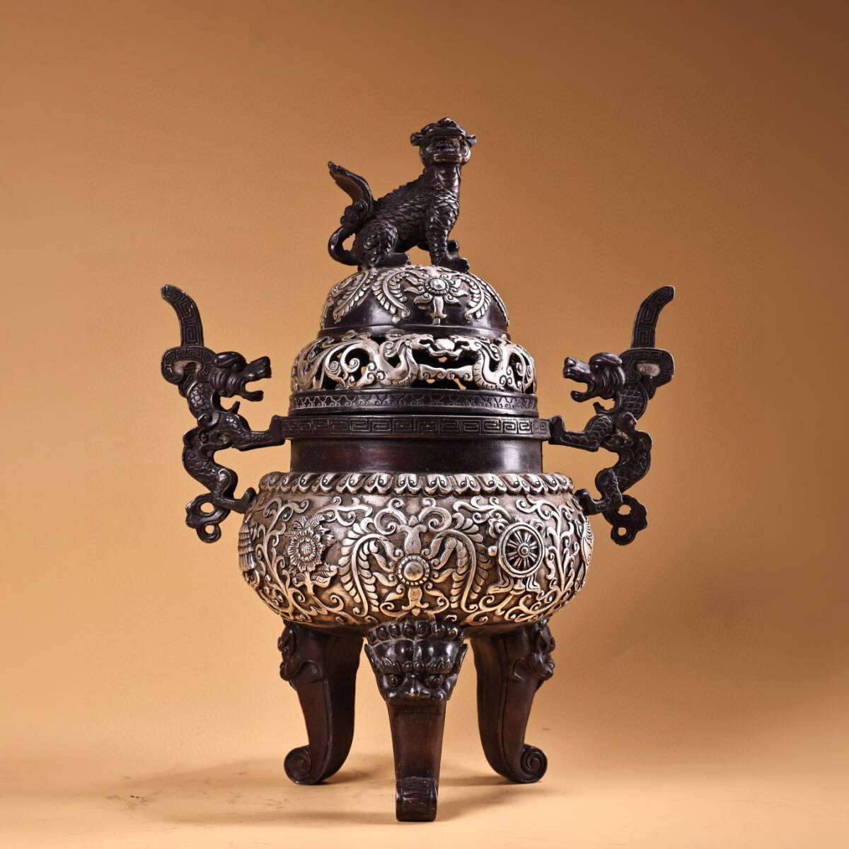 館蔵珍品 銅製 銀鍍 雙耳 獅蓋三足熏香炉』置物 賞 館蔵珍品 銅製 銀鍍 雙耳 獅蓋三足熏香炉』置物 賞