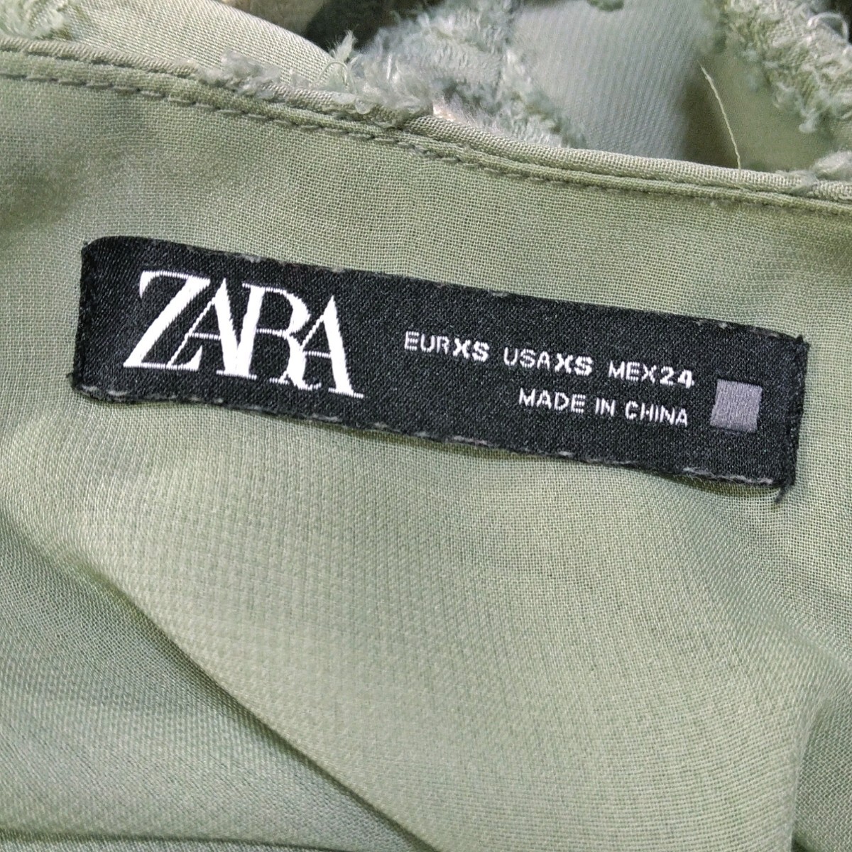 44 【ZARA】 ザラ 刺繍 ロングワンピース グリーン 緑 くすみ 44 【ZARA】 ザラ 刺繍 ロングワンピース グリーン 緑 くすみ