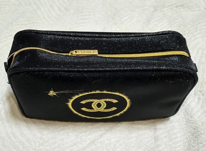 新品・未使用品〉CHANEL シャネル ノベルティ ポーチ コスメ 新品・未使用品〉CHANEL シャネル ノベルティ ポーチ コスメ