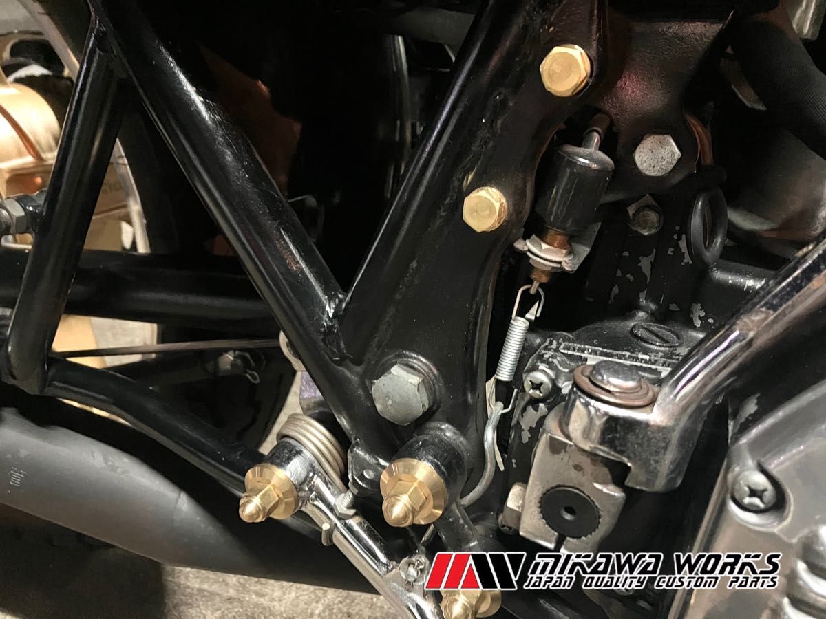Z1 Z2 真鍮 エンジンハンガー マウント ボルト 4本1台分 KZ900 Z1 Z2 真鍮 エンジンハンガー マウント ボルト 4本1台分 KZ900