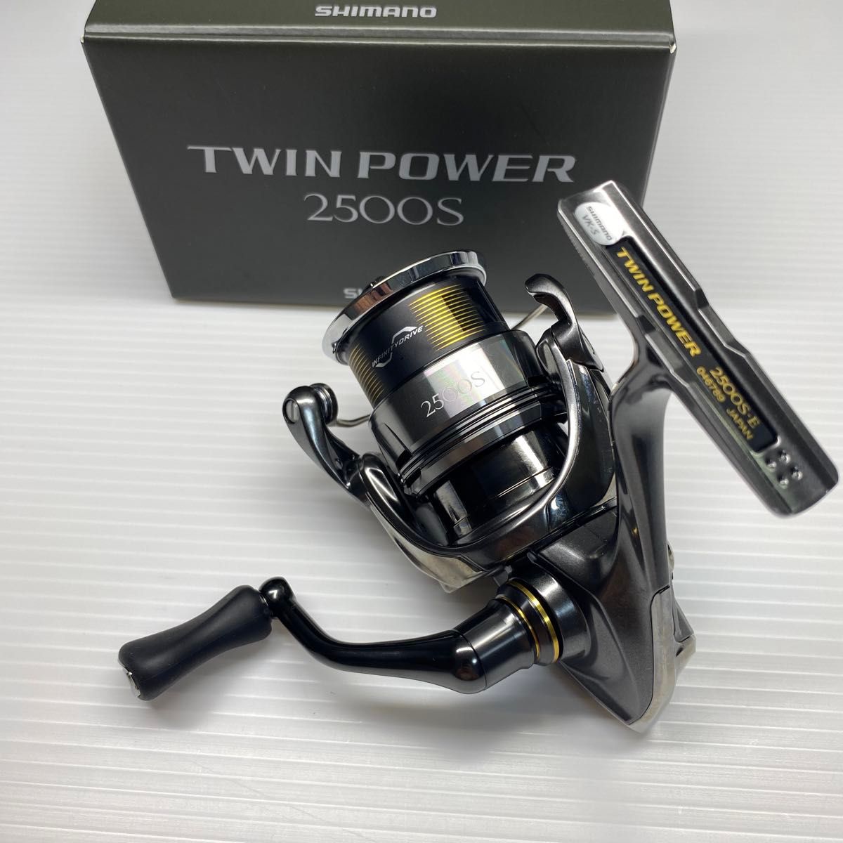 新品同様】シマノ 24 ツインパワー 2500S SHIMANO TWIN POWER 新品同様】シマノ 24 ツインパワー 2500S SHIMANO TWIN POWER