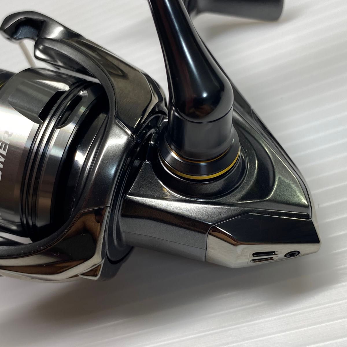 新品同様】シマノ 24 ツインパワー 2500S SHIMANO TWIN POWER 新品同様】シマノ 24 ツインパワー 2500S SHIMANO TWIN POWER