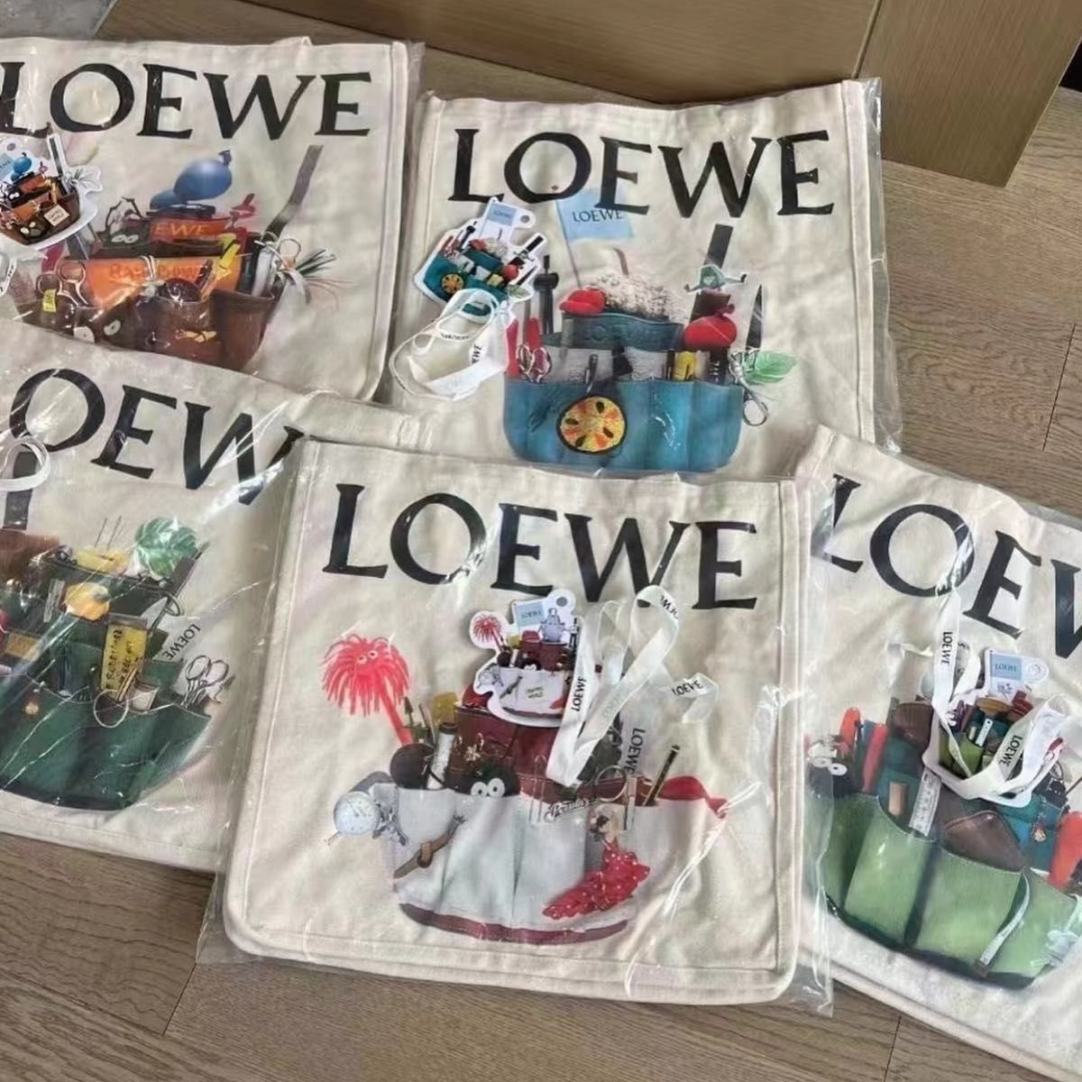 新品未開封 LOEWE 「CRAFTED WORLD」 トートバッグ エコバッグ 新品未開封 LOEWE 「CRAFTED WORLD」 トートバッグ エコバッグ