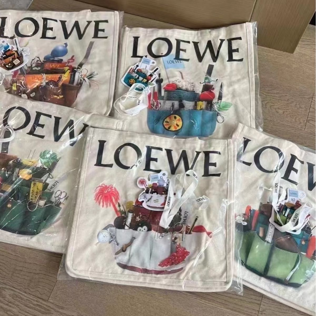 新品未開封 LOEWE 「CRAFTED WORLD」 トートバッグ エコバッグ 新品未開封 LOEWE 「CRAFTED WORLD」 トートバッグ エコバッグ