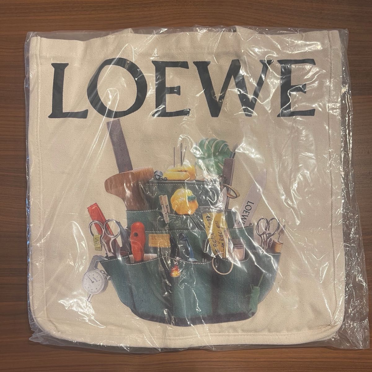 新品未開封 LOEWE 「CRAFTED WORLD」 トートバッグ エコバッグ 新品未開封 LOEWE 「CRAFTED WORLD」 トートバッグ エコバッグ
