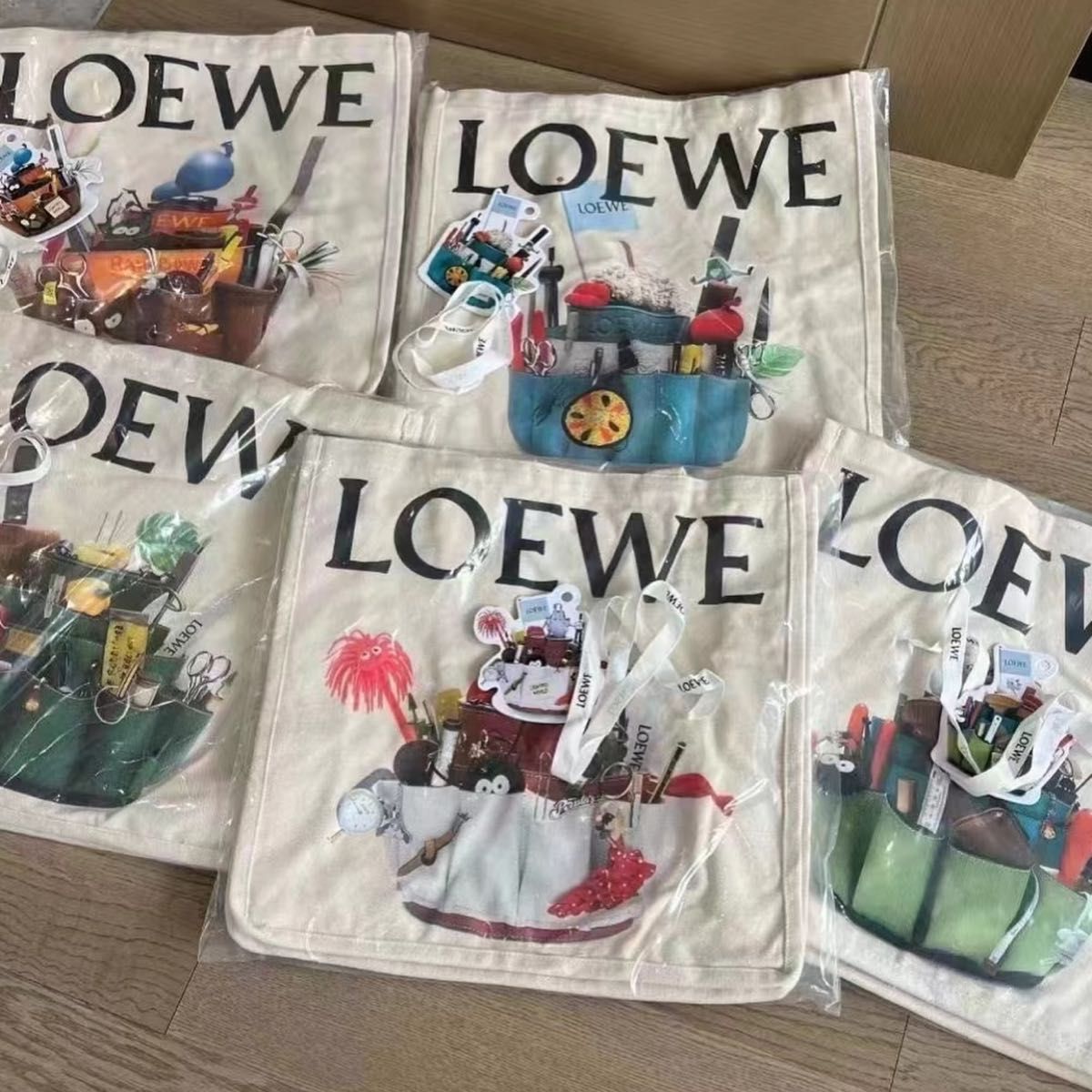 新品未開封 LOEWE 「CRAFTED WORLD」 トートバッグ エコバッグ 新品未開封 LOEWE 「CRAFTED WORLD」 トートバッグ エコバッグ