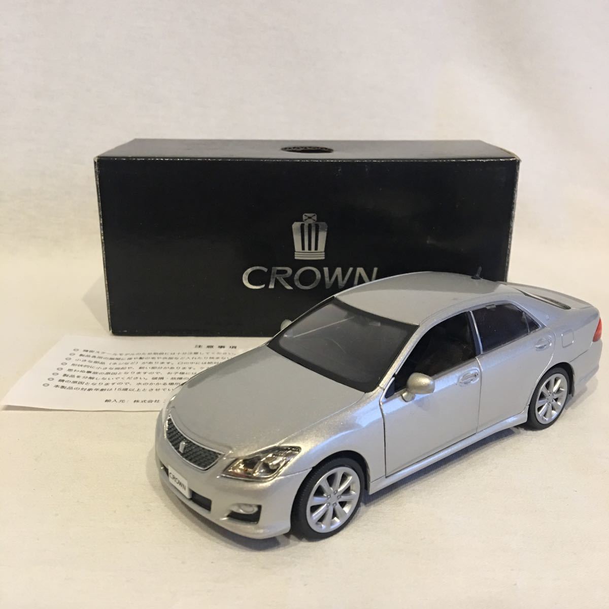 非売品 1/30 TOYOTA CROWN Athlete プレミアム・シルバー・パール