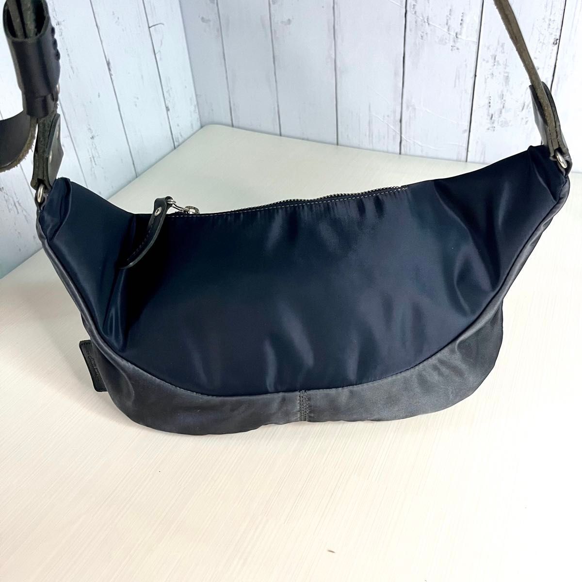 BUTTEROブッテロ ナイロン×レザー ボディバッグ ウエストバッグ BUTTEROブッテロ ナイロン×レザー ボディバッグ ウエストバッグ