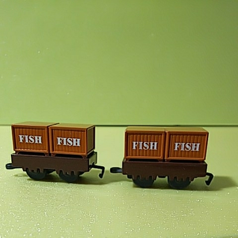 カプセルプラレール【同梱OK】FISH コンテナ 2両 茶色台車_画像2