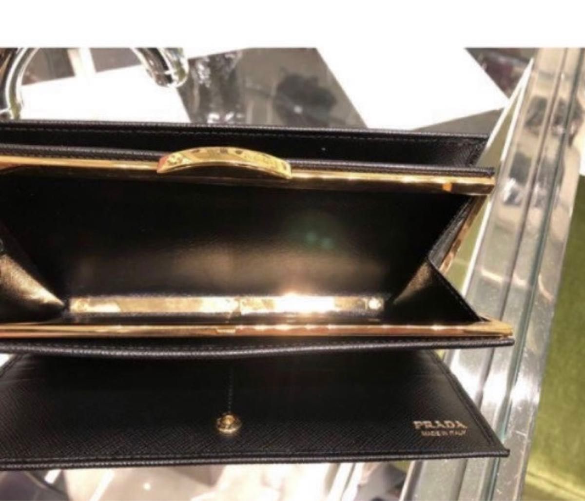 新品 PRADA・プラダ がま口 コンパクト 折りたたみ/折財布 黒 新品 PRADA・プラダ がま口 コンパクト 折りたたみ/折財布 黒