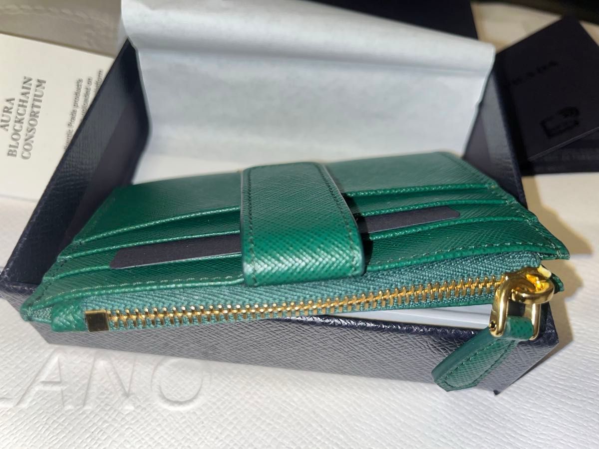 新品 プラダ フラッグメントケース ミニ財布 ロゴ コインケース 新品 プラダ フラッグメントケース ミニ財布 ロゴ コインケース