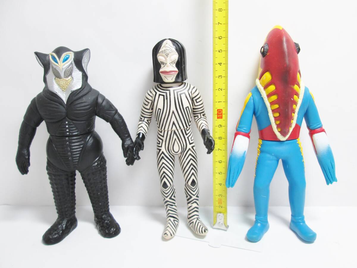 ウルトラ怪獣シリーズ メフィラス星人3タイプ ダダ3タイプ 計6体セット Yahoo!オークション - ウルトラ怪獣 シリーズ ソフビ 3体まとめ