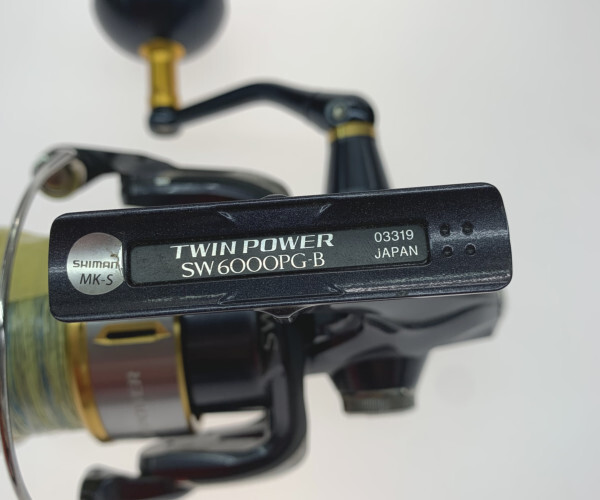 12600円 ○○ SHIMANO シマノ スピニングリール 03319 やや傷や 12600円 ○○ SHIMANO シマノ スピニングリール 03319 やや傷や