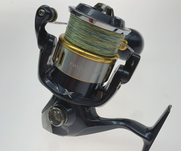 12600円 ○○ SHIMANO シマノ スピニングリール 03319 やや傷や 12600円 ○○ SHIMANO シマノ スピニングリール 03319 やや傷や