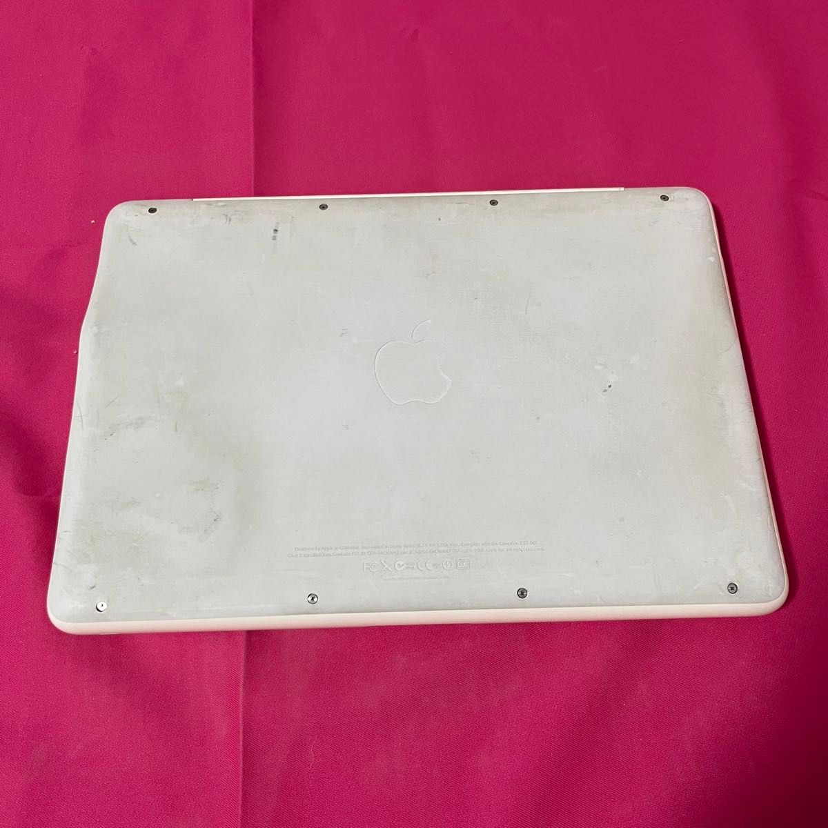 Apple MacBook 白ポリカ 13inch Late 2009 モデル Unibody Apple MacBook 白ポリカ 13inch Late 2009 モデル Unibody