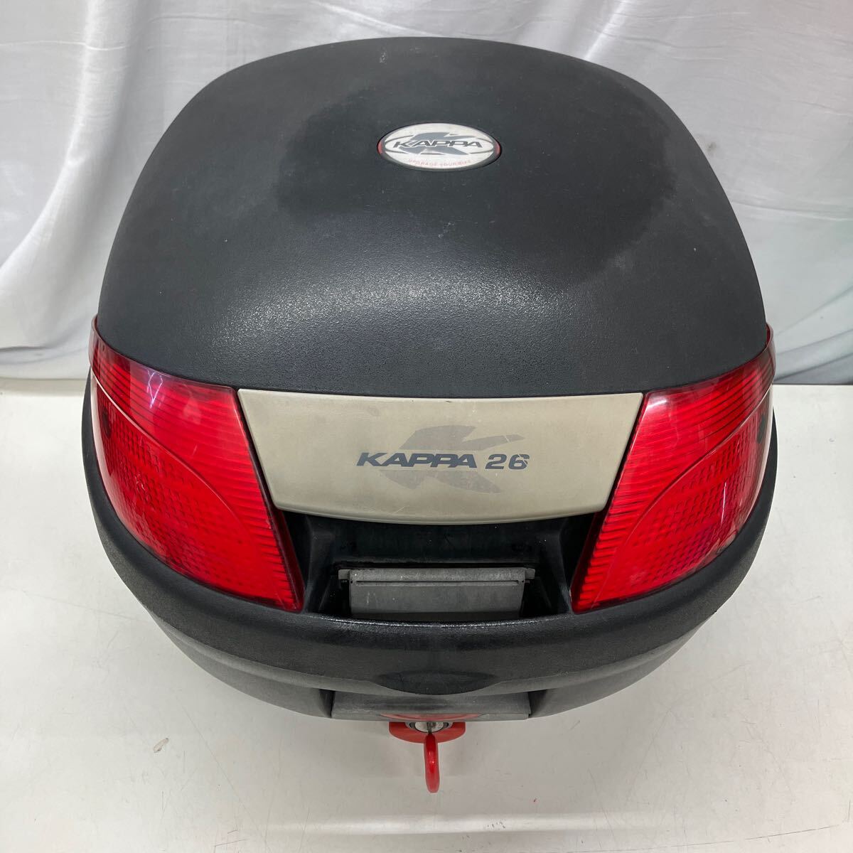 78●60702-③ KAPPA 26 リアボックス トップケース 26L カギ付き バイク 現状品