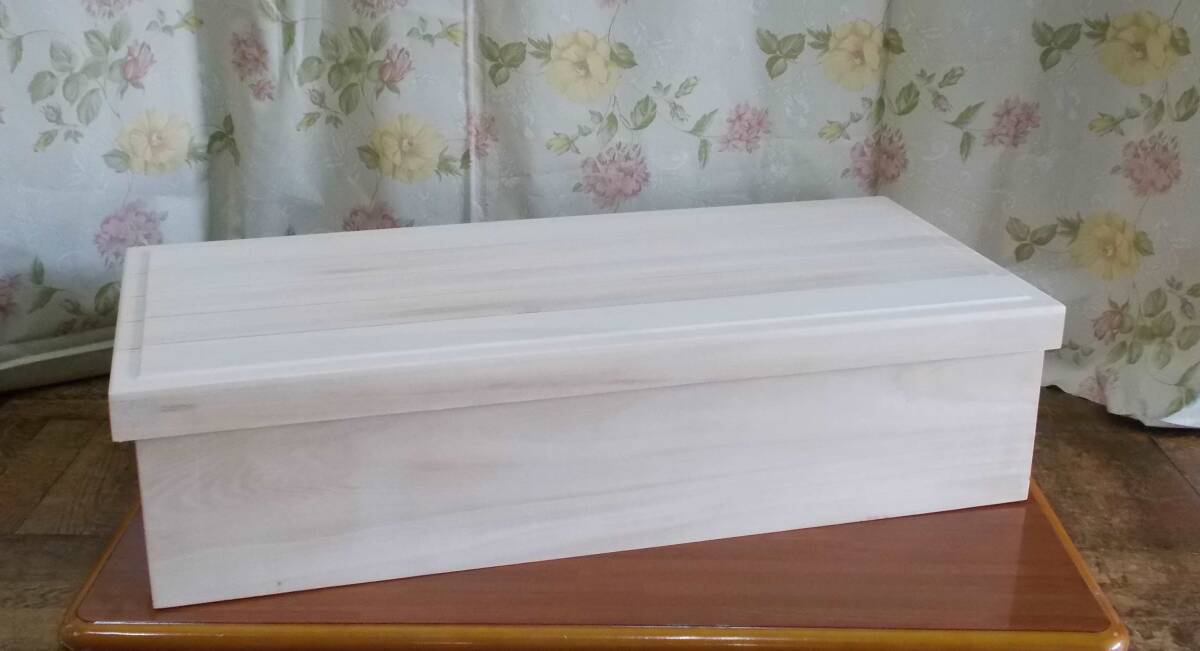衣装箱　桐箱　通常品(91cm巾)より8cm長い99cm巾　大きな和服を包むたとう紙が入ります(内寸93×39cm)在庫品B