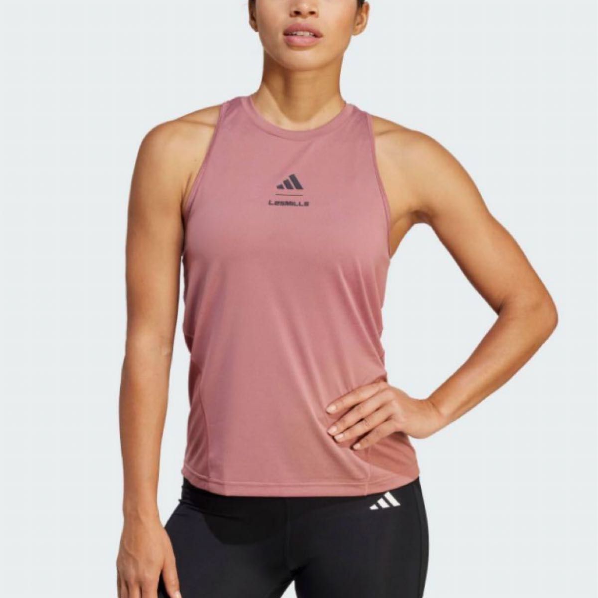 Mサイズlesmills adidas新品 レズミルズグラフィック タンク Mサイズlesmills adidas新品 レズミルズグラフィック タンク