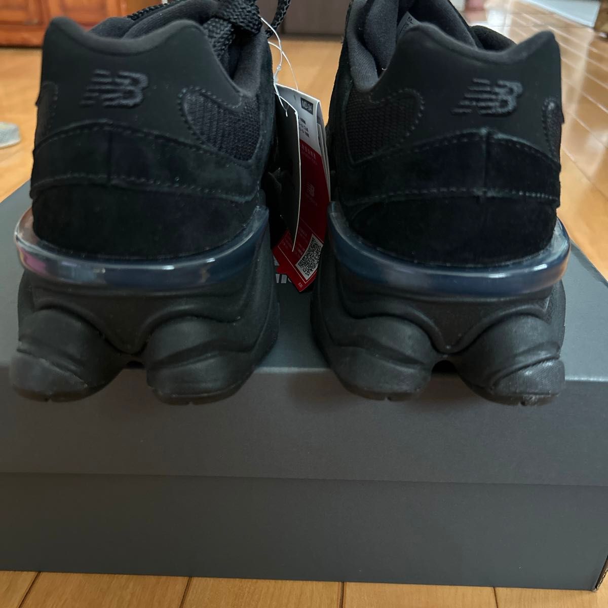 新品未使用 New Balance 9060 Triple Black ニューバランス 9060 新品未使用 New Balance 9060 Triple Black ニューバランス 9060