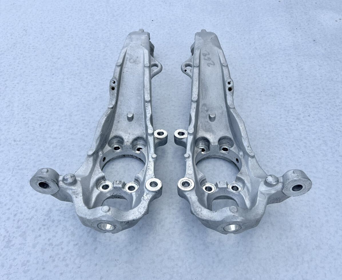 V36スカイライン Z34 フェアレディZ 純正フロントナックル 左右 V36スカイライン Z34 フェアレディZ 純正フロントナックル 左右