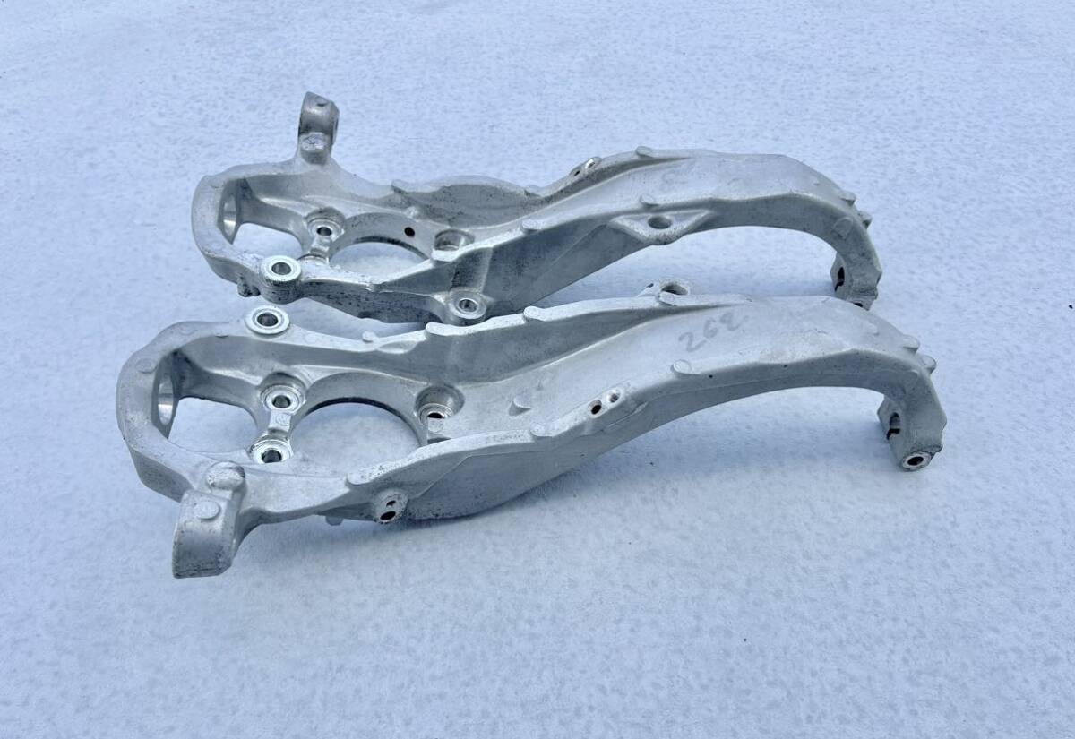 V36スカイライン Z34 フェアレディZ 純正フロントナックル 左右 V36スカイライン Z34 フェアレディZ 純正フロントナックル 左右