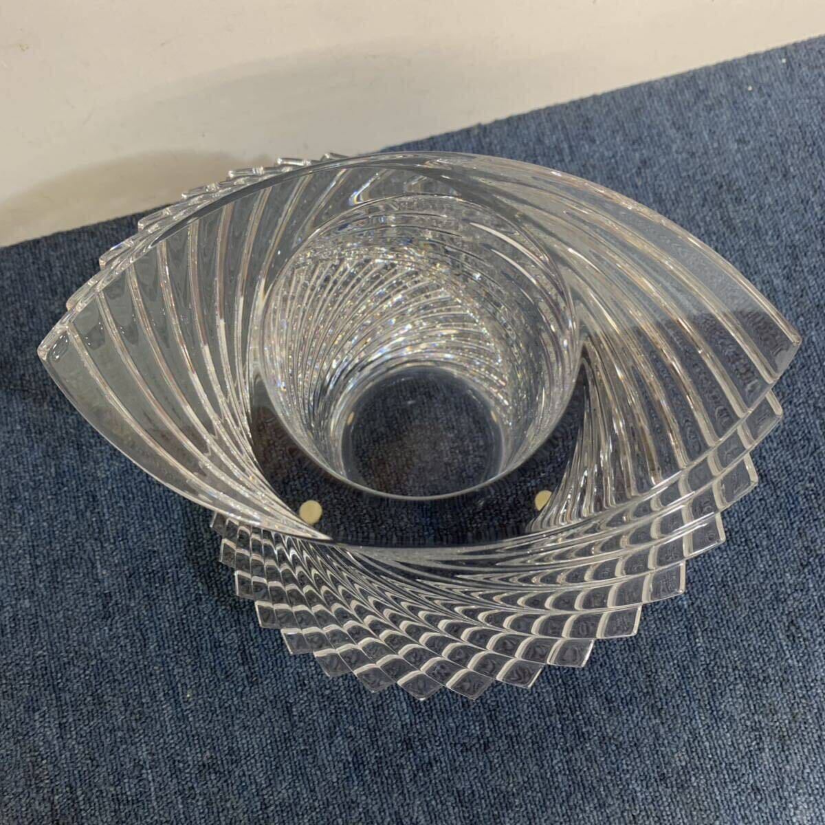 Baccarat/バカラ】twist ツイスト ベース/花瓶 Lサイズ 23cm Baccarat/バカラ】twist ツイスト ベース/花瓶 Lサイズ 23cm