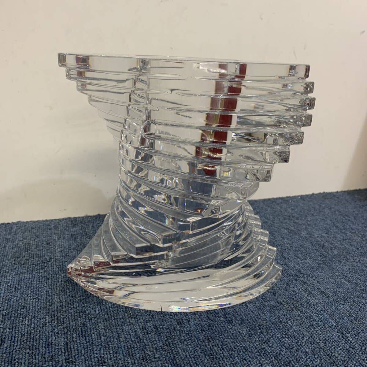 Baccarat/バカラ】twist ツイスト ベース/花瓶 Lサイズ 23cm Baccarat/バカラ】twist ツイスト ベース/花瓶 Lサイズ 23cm
