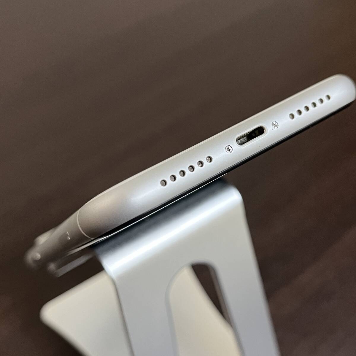 美品】iPhone XR 128GB ホワイト SIMフリー ネットワーク制限 美品】iPhone XR 128GB ホワイト SIMフリー ネットワーク制限