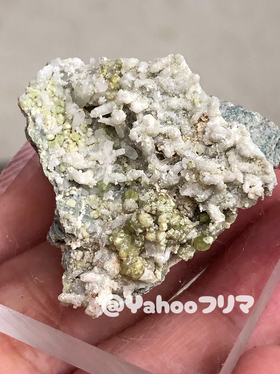 あずき 南牧村 グリーンガーネット(超宝石質!) 国産鉱物 南牧村 グリーンガーネット(柘榴石)&水晶|Yahoo