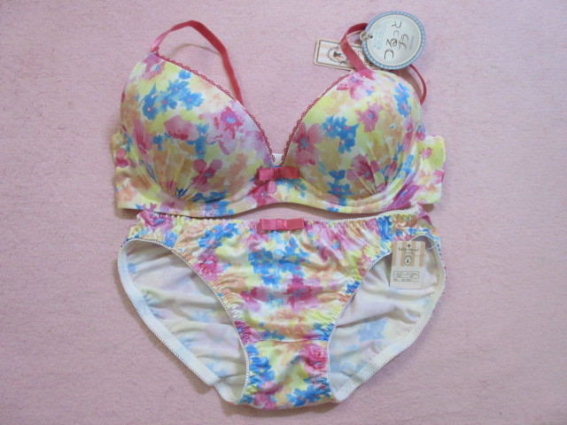 ! new goods! records out of production!C75-Mchuchu Anna ....bla flower pink ribbon bra shorts set B. person . in present!