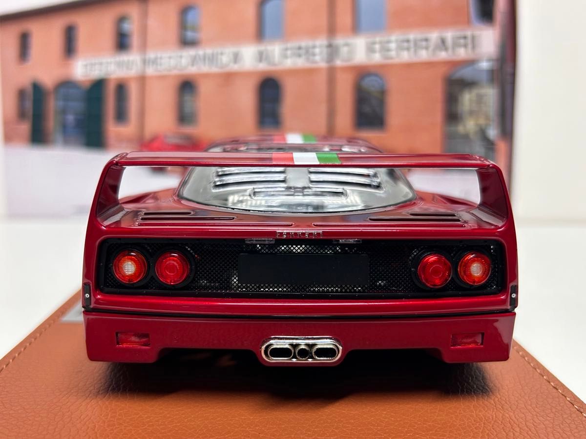 BBR 1/18 F40 メタリックレッド イタリアンストライプ BBR 1/18 F40 メタリックレッド イタリアンストライプ