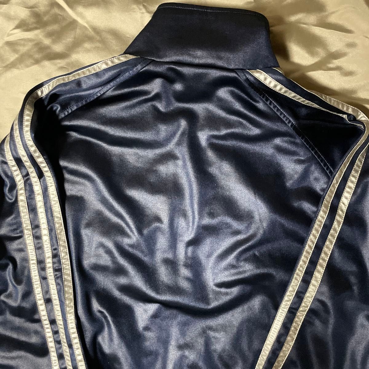 京 ディルアングレイ 着用 アディダス ジャージ 紺色 銀 M 希少 京 ディルアングレイ 着用 アディダス ジャージ 紺色 銀 M 希少