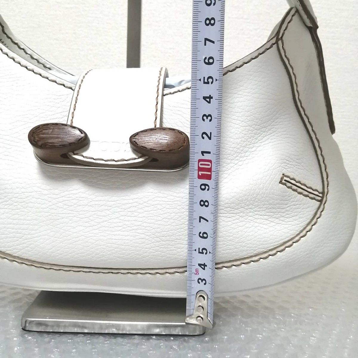 期間限定SALE【極美品】TOD'S トッズ ワンショルダーバッグ 白 期間限定SALE【極美品】TOD'S トッズ ワンショルダーバッグ 白