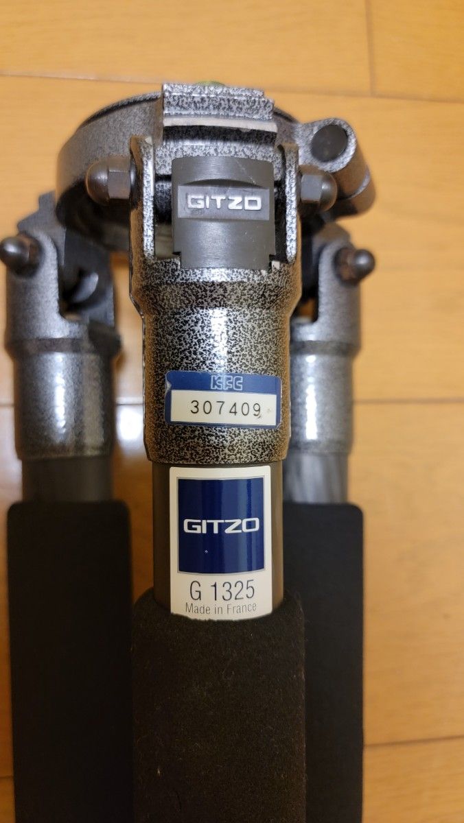 GITZO G1325 カーボン 3型 3段 三脚 ハーフボールアダプター付 GITZO G1325 カーボン 3型 3段 三脚 ハーフボールアダプター付