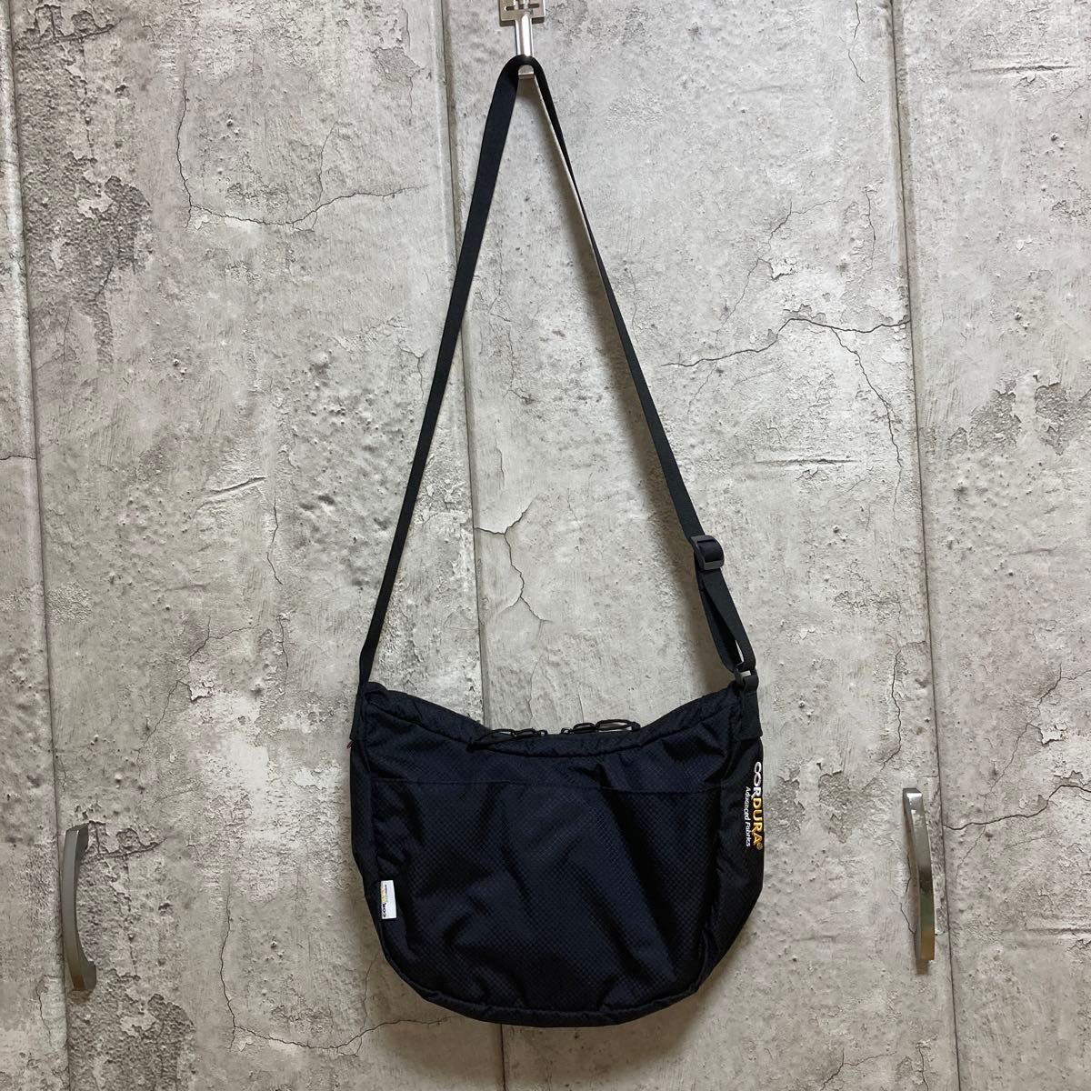 22SS Supreme Small Messenger Bag 【Black】 ショルダーバッグ 22SS Supreme Small Messenger Bag 【Black】 ショルダーバッグ