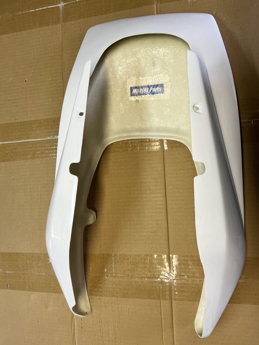 XJR400R 98年式〜07年式 羽タイプ テールカウル FRP製 高強度 XJR400R 98年式〜07年式 羽タイプ テールカウル FRP製 高強度